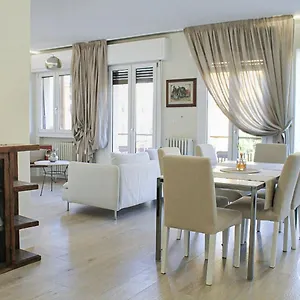 Elegante E Panoramico Appartamento Apartment